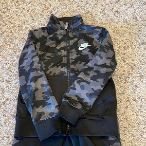 Toddler Boy Nike jumpsuit 3-4yrs